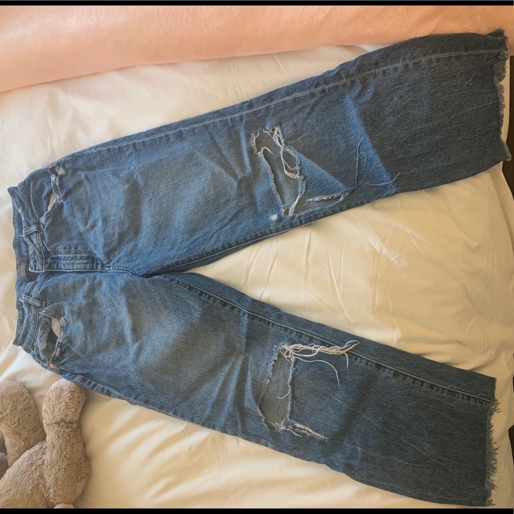 DL 1961 ripped boyfriend jeans! Size 27